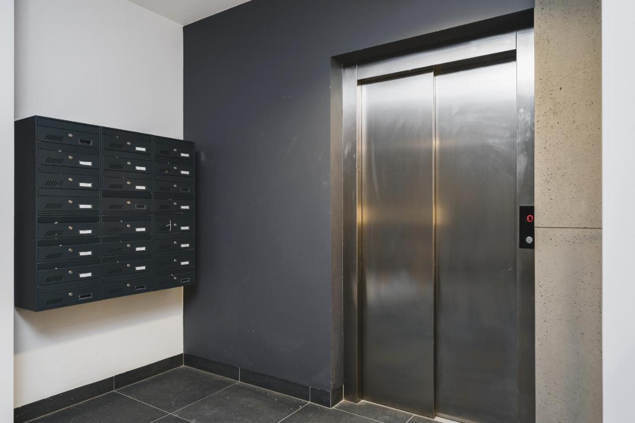 Sarah Apartments Old Town クラクフ エクステリア 写真