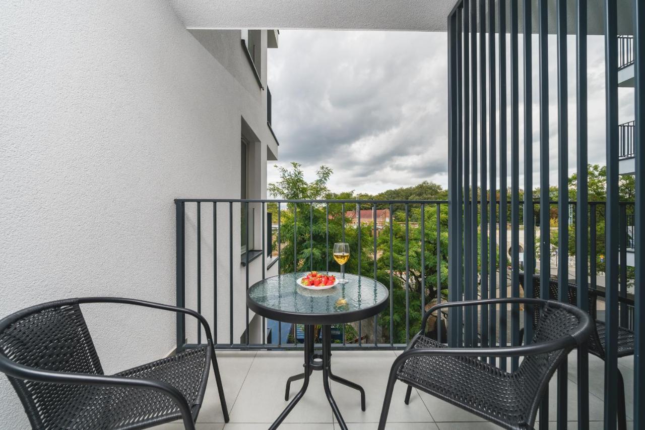 Sarah Apartments Old Town クラクフ エクステリア 写真