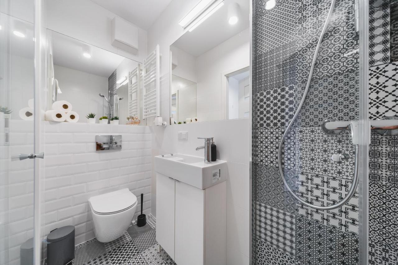 Sarah Apartments Old Town クラクフ エクステリア 写真